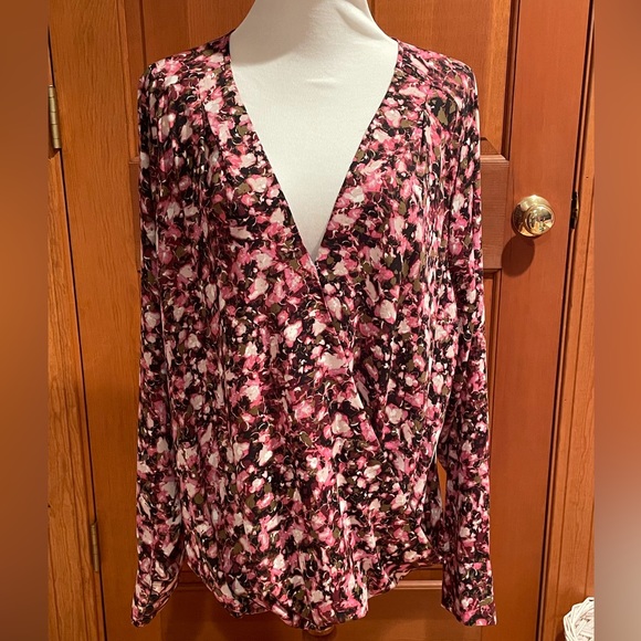 NWT HALOGEN Cross Front Blouse in Pink-Black Clouded Floral - Picture 2 of 8